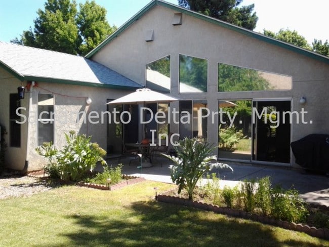 Building Photo - 3203 Rockhampton Dr