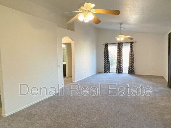 Building Photo - 2576 W Summits End Ct