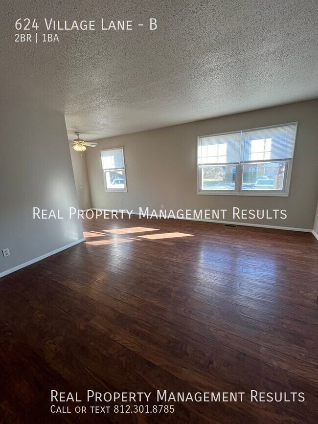 Foto del edificio - 624 Village Ln