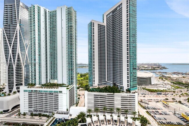 Foto del edificio - 851 NE 1st Ave