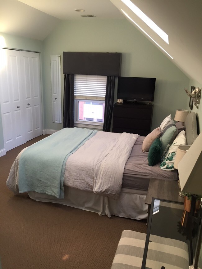 Master Bedroom - 1713 W North Ave