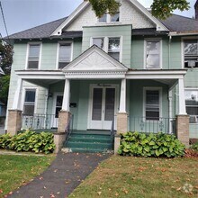 Building Photo - 111 Vineyard Ave