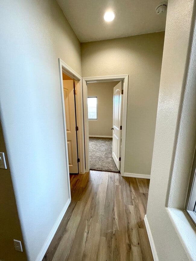 Building Photo - Beautiful 3 Bedroom Home in Kingman Crossing!