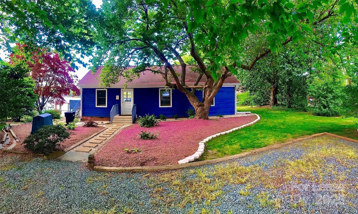 Primary Photo - 8531 Pine Lake Rd