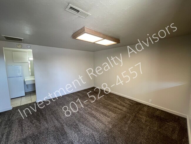 Building Photo - Studio in South Salt Lake!