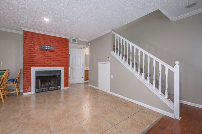 Building Photo - 101 Coventry Woods Dr