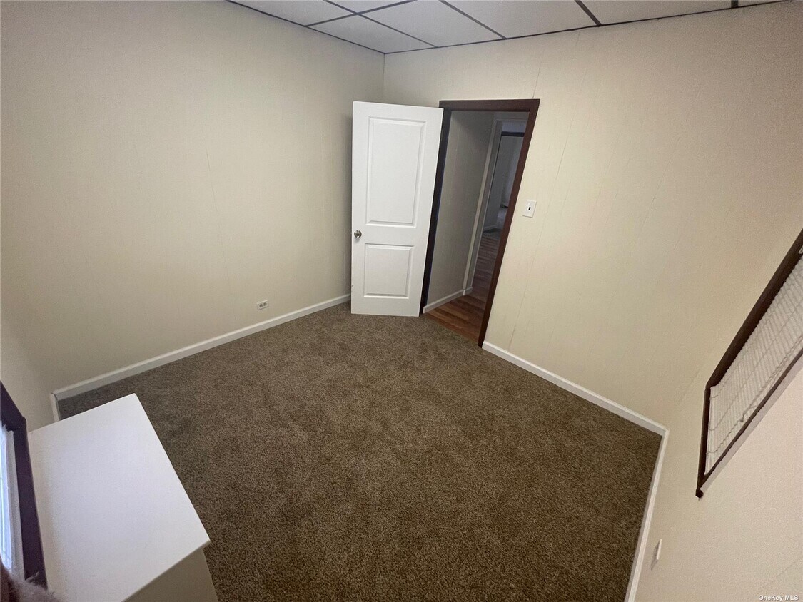 Primary Photo - 104-84-104111 111th St