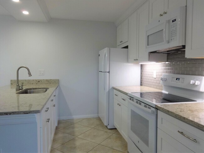 Building Photo - 2802 28th Ct