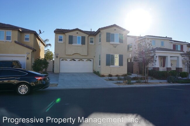 Building Photo - 4 br, 2.5 bath House - 7056 Stratus St