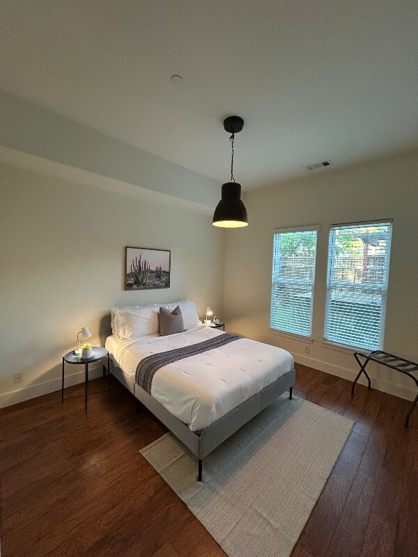Foto del edificio - 2239 Hutchinson St