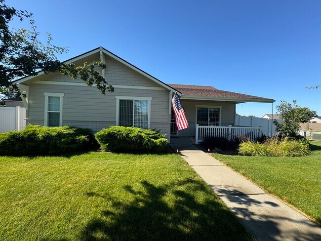 Building Photo - Charming Two-Bedroom Home in Rathdrum, ID