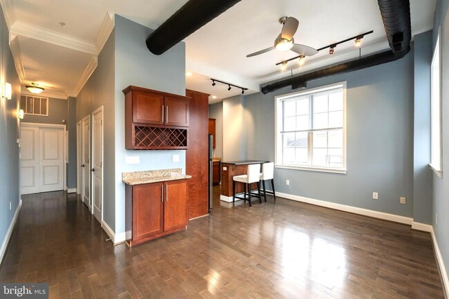 Building Photo - 207 Rector St