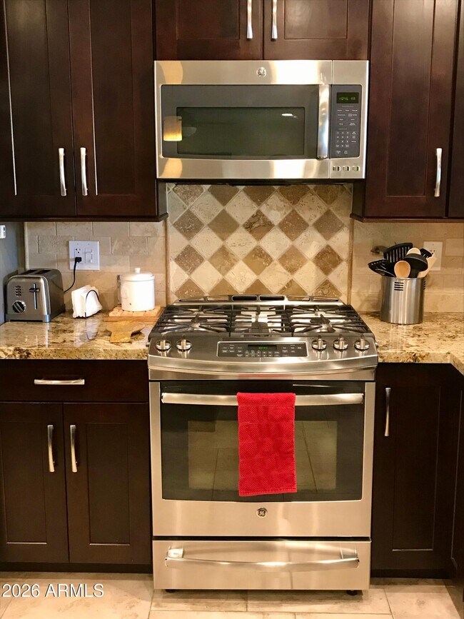 Foto del edificio - 5610 E Justine Rd