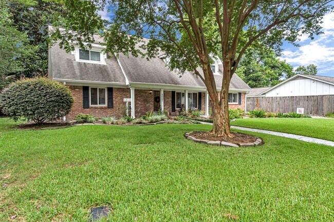 Foto del edificio - 5007 Treebark Ln