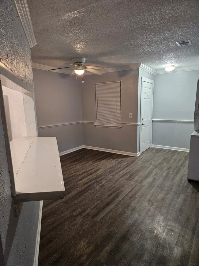 Building Photo - 270 Tampa Dr