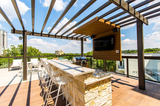 Foto del edificio - No More Artificial Air With This 1 BR