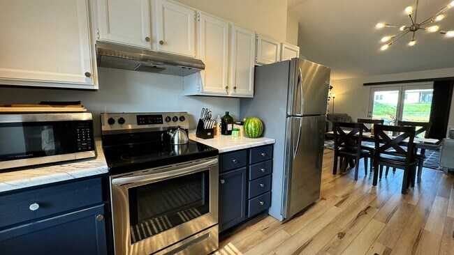 Foto del edificio - $1,800 | 3 Bedroom, 2 Bathroom Town Home |...