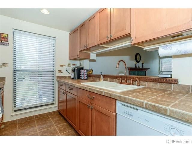 Foto del edificio - 9727 E Peakview Ave