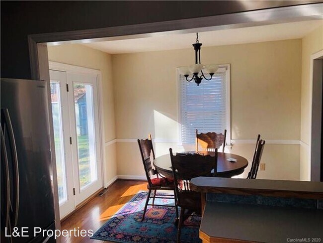 Building Photo - 4 br, 3 bath House - 1539 Georgetowne Drive