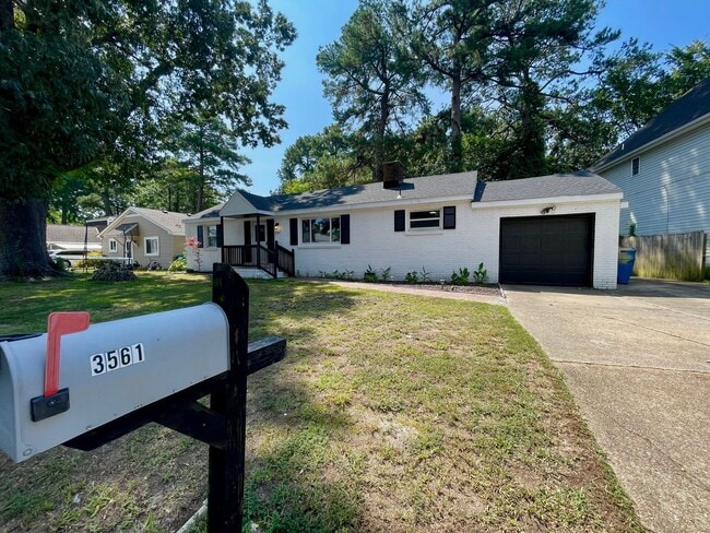 Building Photo - 3561 Champlain Ln