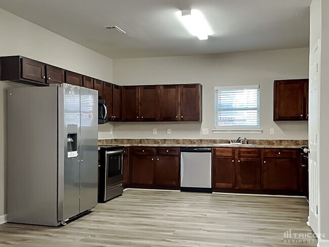 Foto del edificio - 528 Tulip Ln