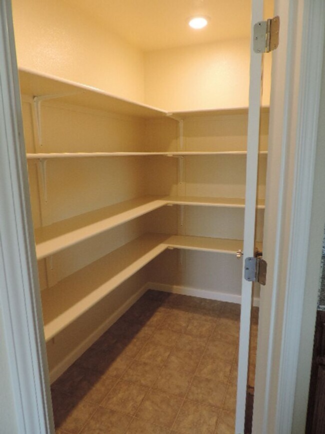 Foto del edificio - 3 bedroom home, $2100 per month