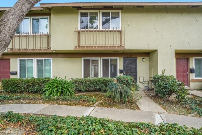 Building Photo - 3 br, 1.5 bath House - 4672 Balboa Way