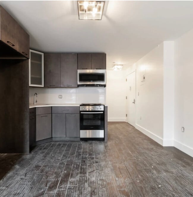 Building Photo - 807 Quincy St