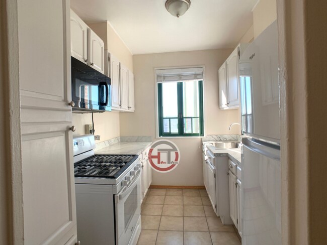 Foto del edificio - 1595 Unionport Rd