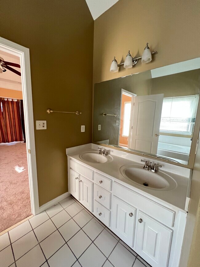 Foto del edificio - 125 Acadian Dr