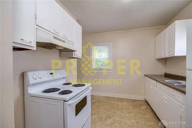 Foto del edificio - 2 bedrooms 1 bathroom house