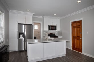 Building Photo - Fairfield Manor at Greenvale