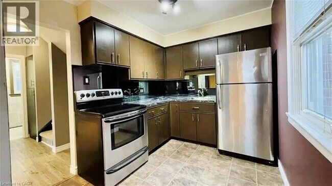 Photo du bâtiment - 306 E 22nd St