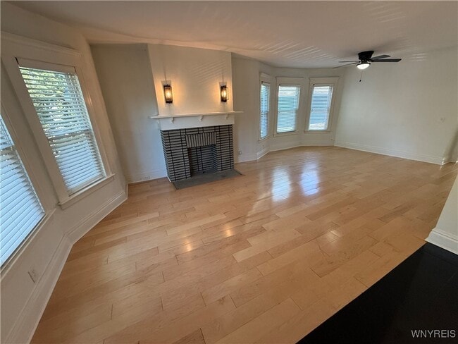 Building Photo - 95 Inwood Pl