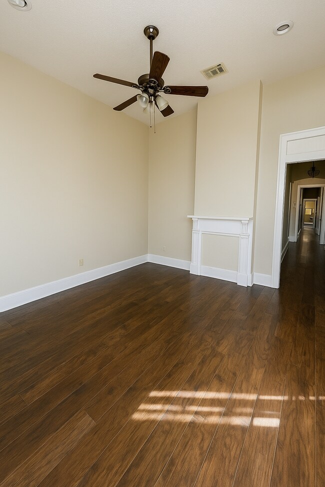 Sala de estar - 2621 1st St