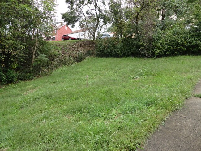 Foto del edificio - 1820 Mt Joseph St