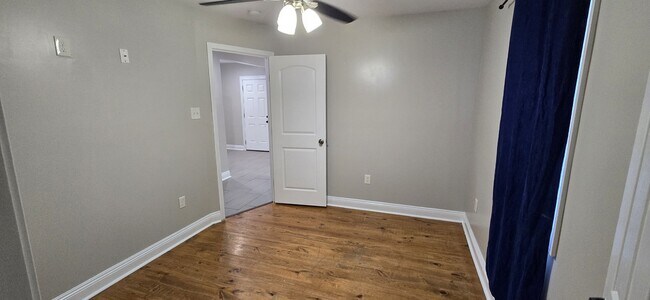 Building Photo - 2331 Feliciana St