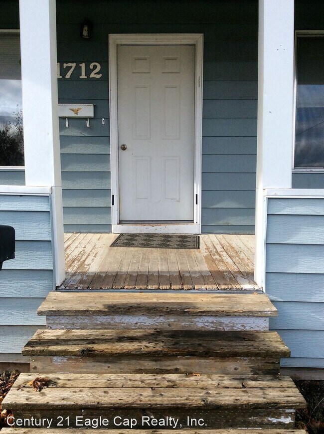 Building Photo - 3 br, 2 bath House - 1712 Walnut