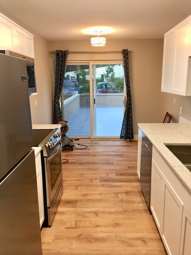 20333 Detroit Rd Unit 101, Rocky River, OH 44116 Condo for Rent in