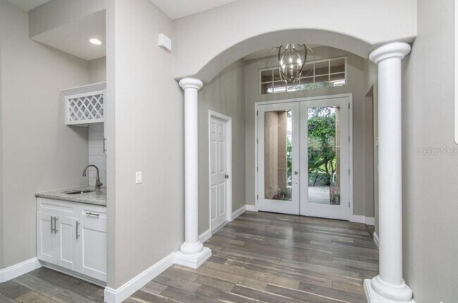 Foyer - 3620 5th Ave NE