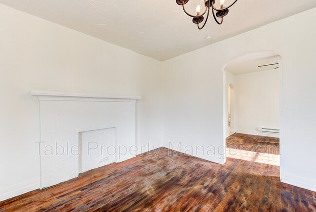 Building Photo - 1700 E Park Pl