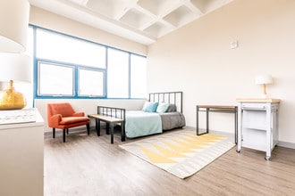 Building Photo - 735 West by 3L Living