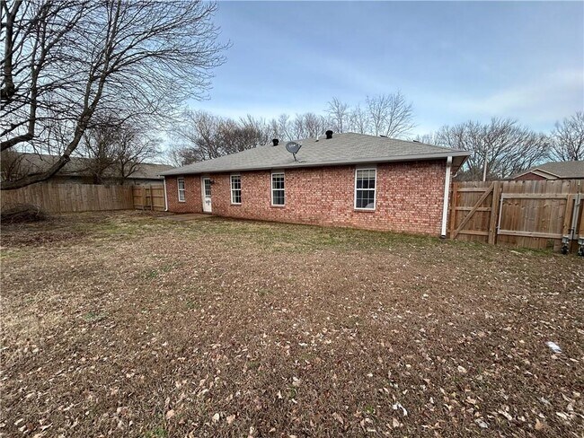 Building Photo - 279 Township Dr