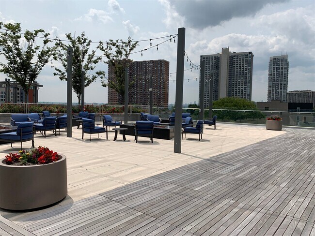 Building Photo - 6 Bruce Reynolds Boulevard Apt #2B, Fort L...