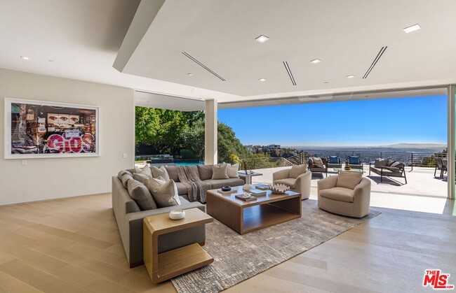 Foto del edificio - 1895 Rising Glen Rd