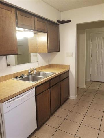 Building Photo - 7216 NE Loop 820