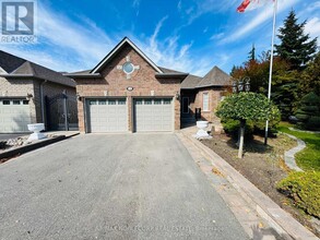 Building Photo - 2 Lois Dr