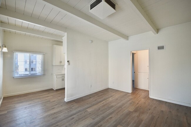 Building Photo - 4913 Kester Ave
