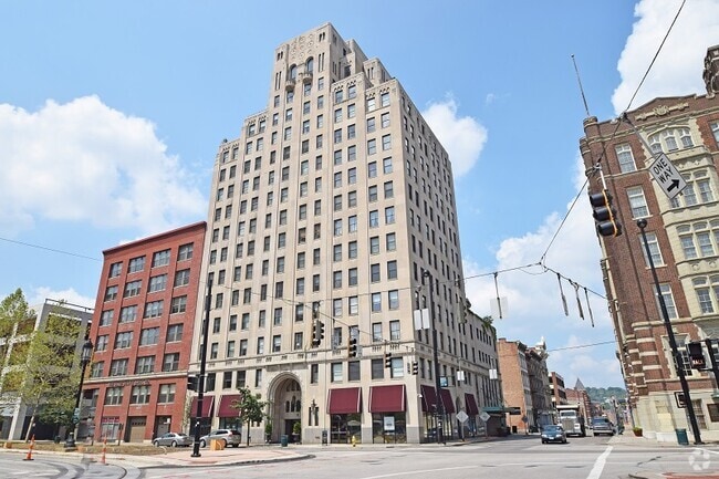 Building Photo - 30 East Central Pky