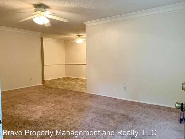 Building Photo - 3024-3026 Sonya Ln